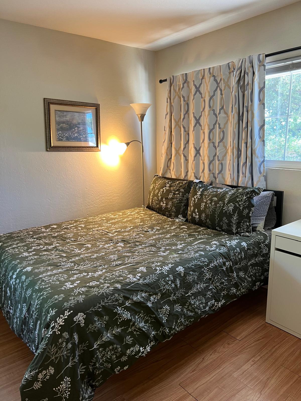 Cozy Garden View Room